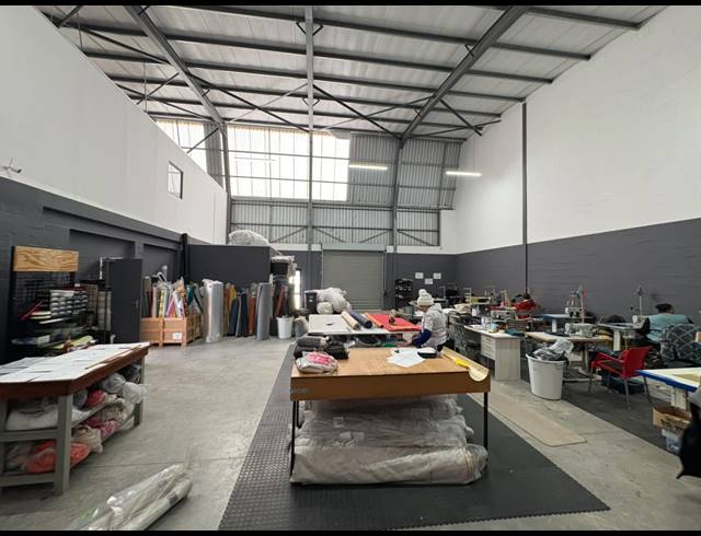 322M² WAREHOUSE TO LET IN FIRGROVE